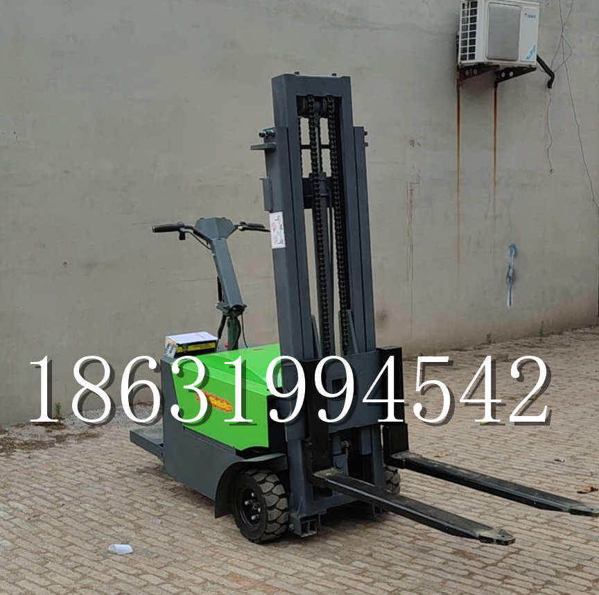 隆子县优程全电动叉车插腿式堆高车液压装卸车1.5吨升高小型站驾式铲车
